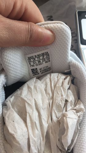 阿迪达斯鞋子查真伪扫一扫图标