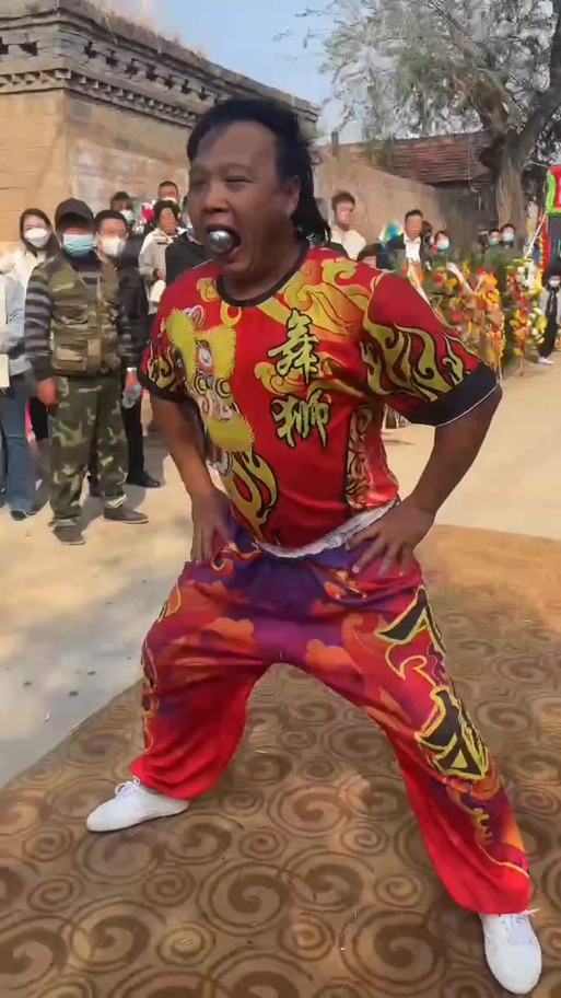 口吞铁球是真的吗图标