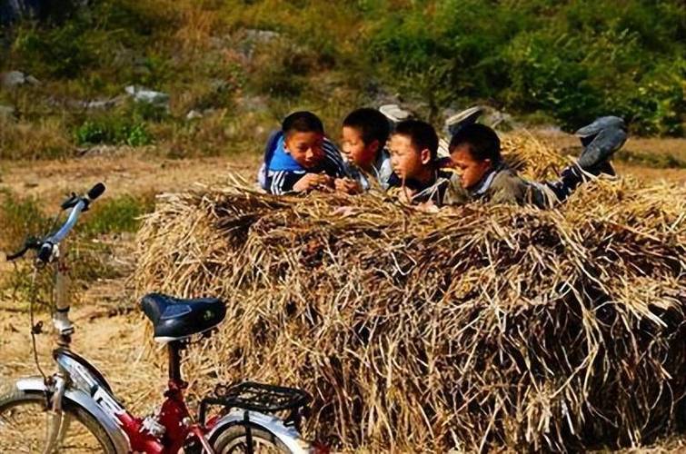 捉迷藏是什么图标