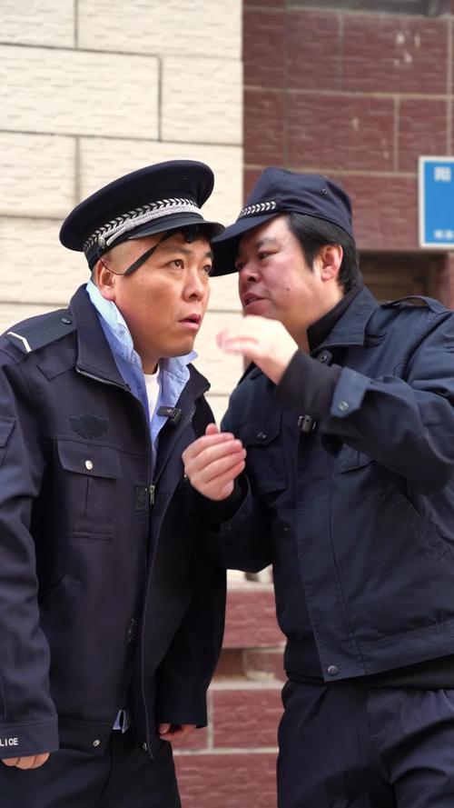 假扮警察是什么罪图标