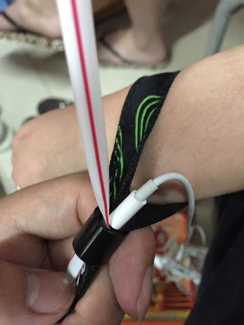 一次性手环扣解开图图标
