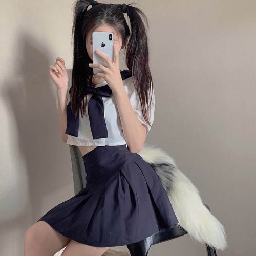 美女戴假尾巴