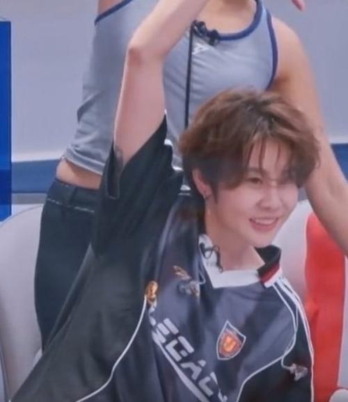 王濛瘦成鹿晗了