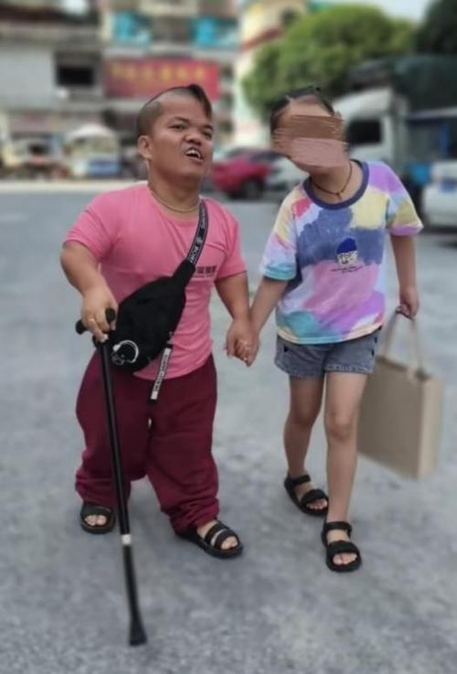 人造侏儒