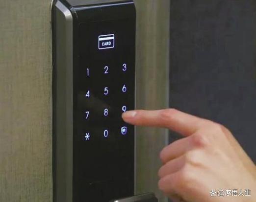 密码锁隔一会报警一下图标