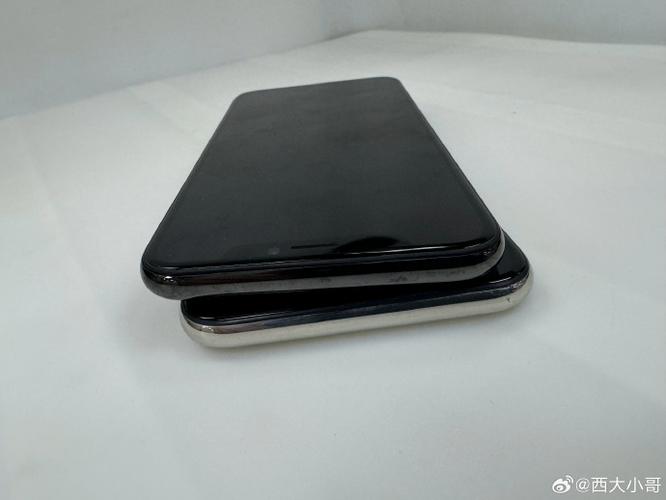 苹果手机黑白屏