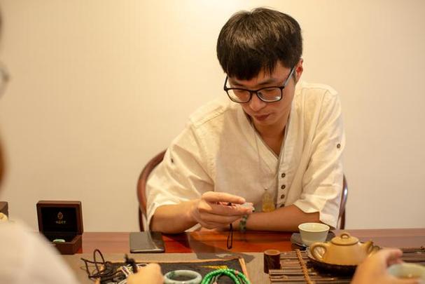 玉石鉴定师