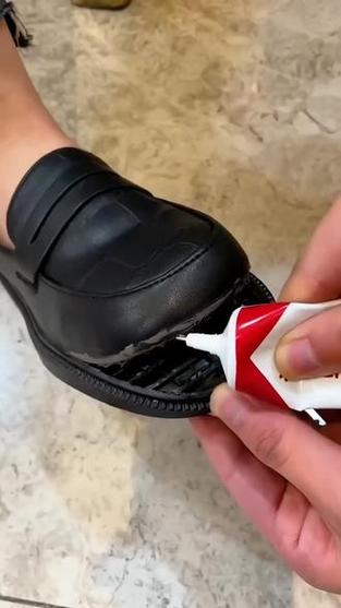 鞋子胶开了用什么胶
