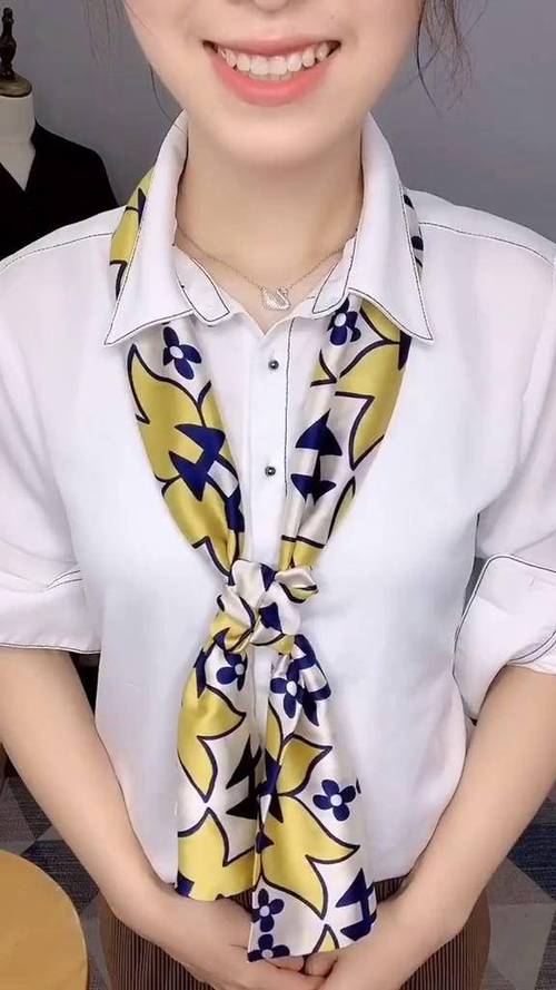 女士丝巾的系法视频