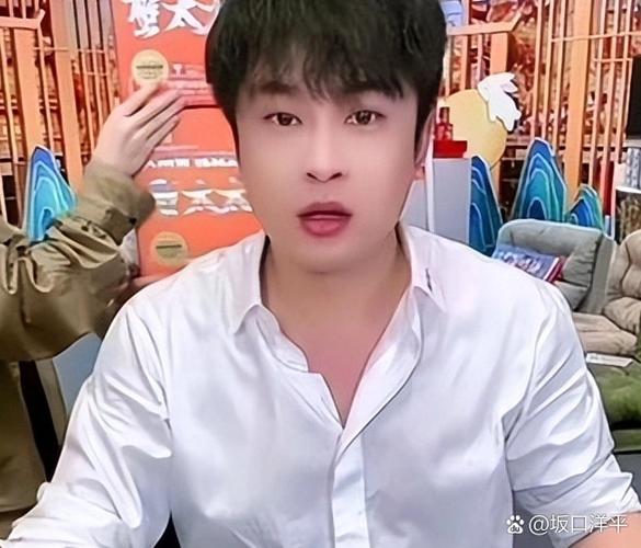 辛巴关注了一个人是谁