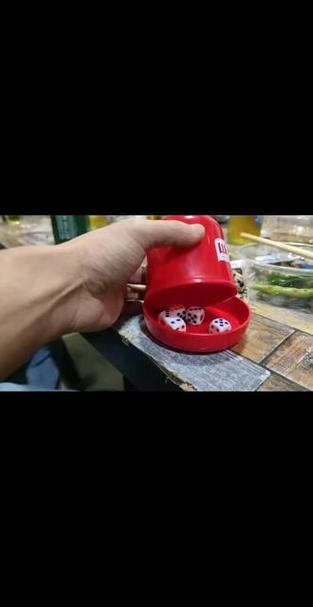 摇骰子劈