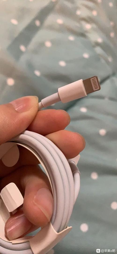 苹果数据线原装怎么辨别