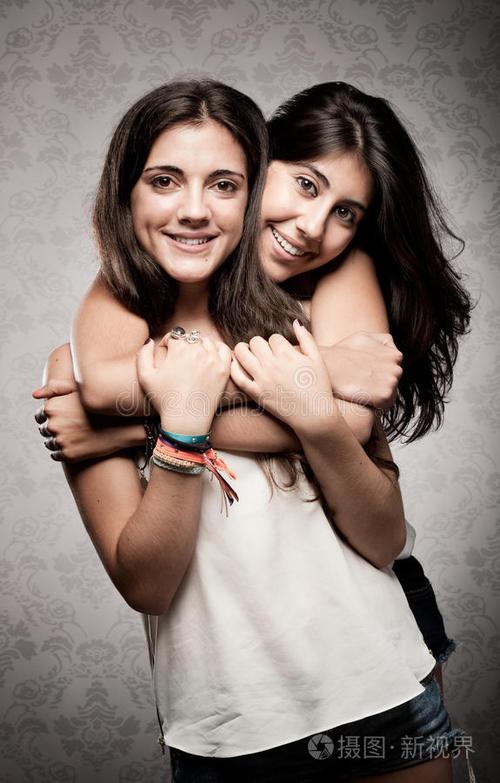 认的妹妹可以拥抱吗