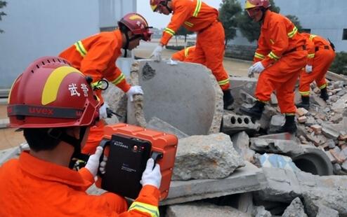 生命探测仪使用方法