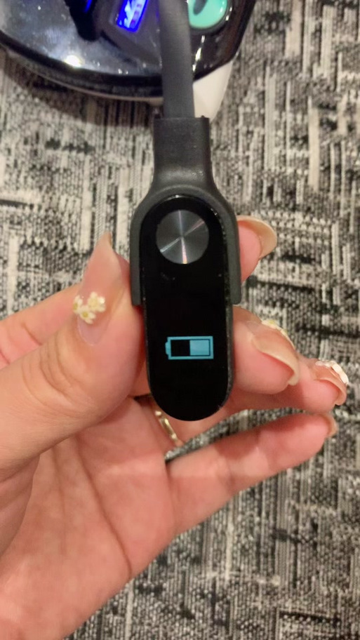 小米手环黑屏一直震动