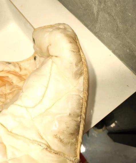 羽绒服面料沾水就有印子