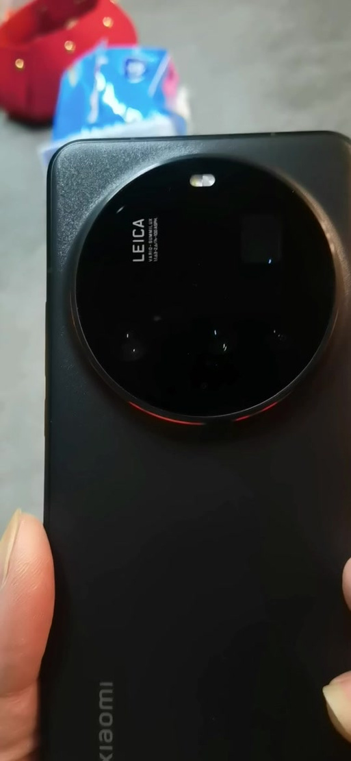 小米15卡槽孔在哪里