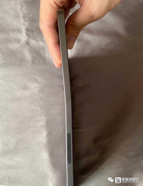 ipad被压弯的修复方法