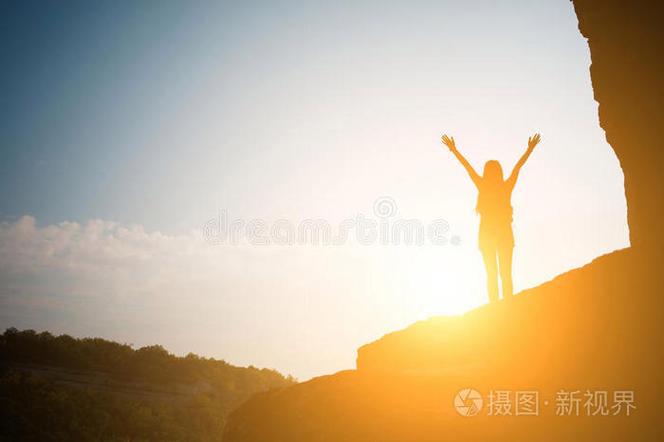 特别喜欢晒太阳的女生