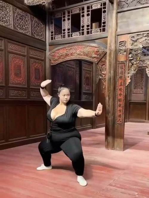 女人坐地炮的寓意