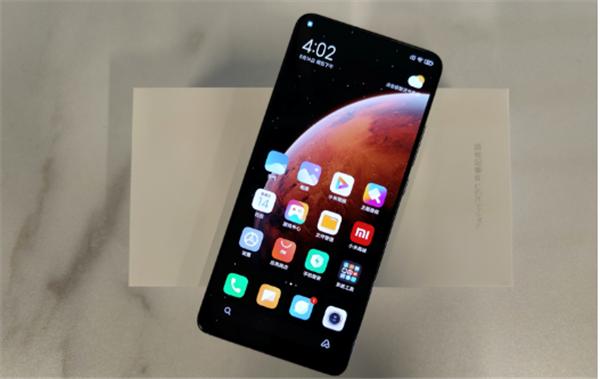 红米k30屏幕右上角