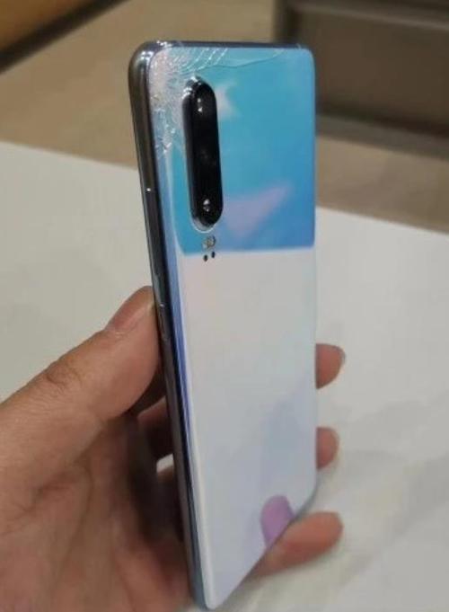 华为p30碎屏了能保修么
