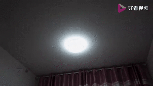 半夜灯自己亮了预兆