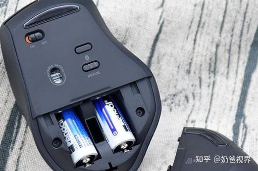 鼠标充电的好还是装电池好图标