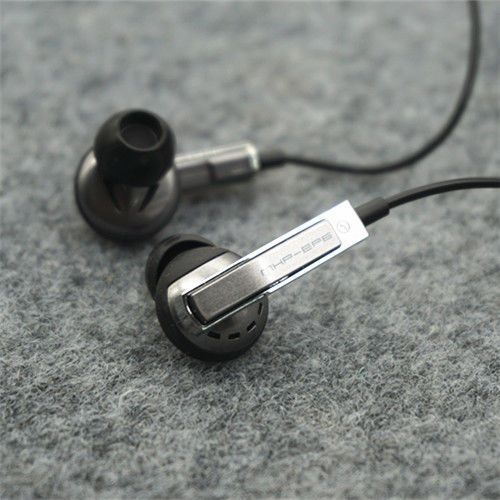 有线耳机只有一边有声音怎么办