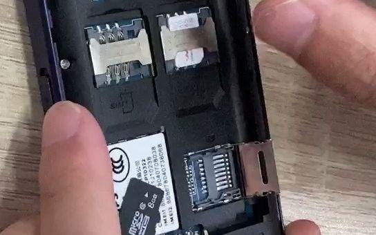 老人机怎么装手机卡
