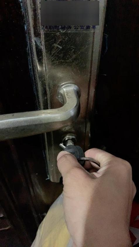 防盗门钥匙插不进去怎么解决图标