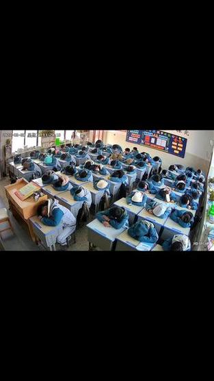 中学教室内的监控图标