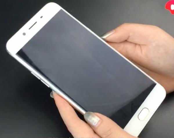 oppor9s突然黑屏 按任何键都没反应