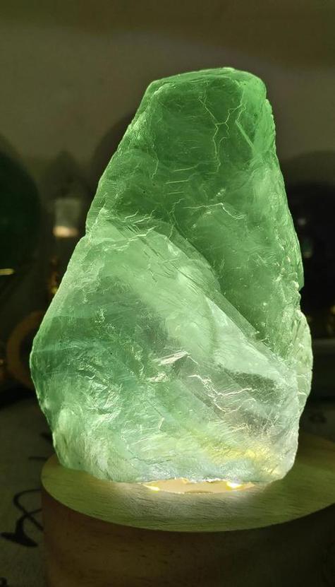 绿萤石值钱吗