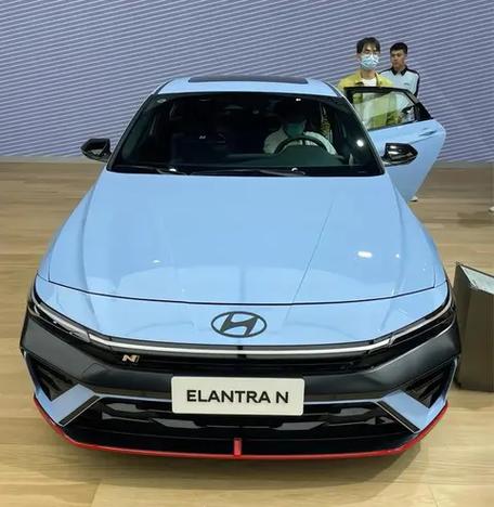 伊兰特2025款图片