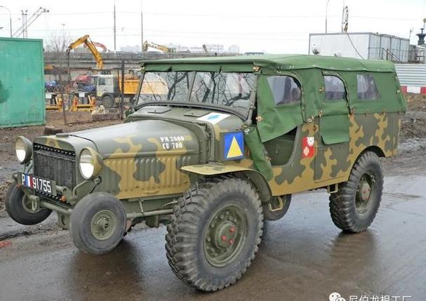 军用轻型运输车