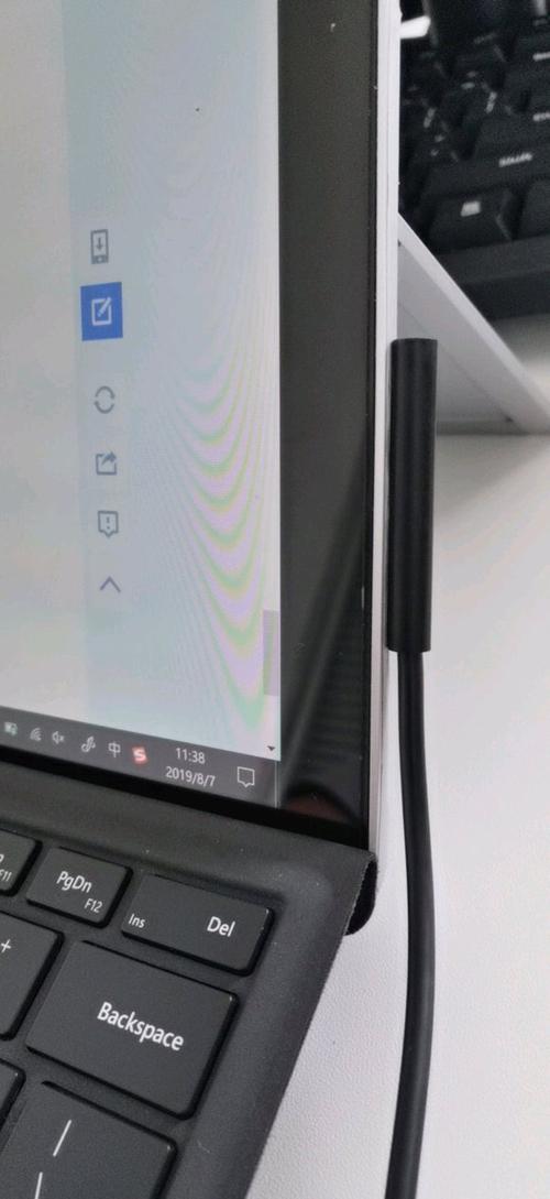 电脑充电显示白灯是什么意思