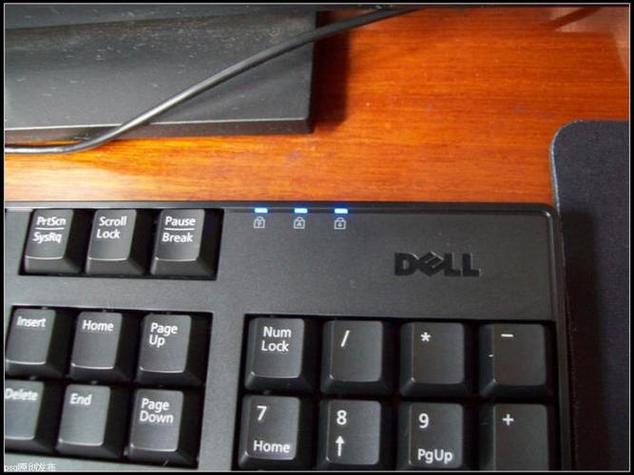 dell电源键闪烁开不了机