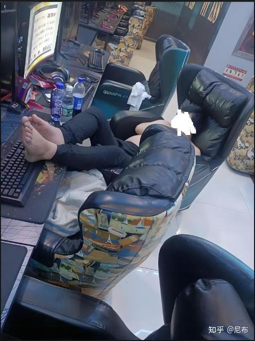 网吧一个月能赚多少钱