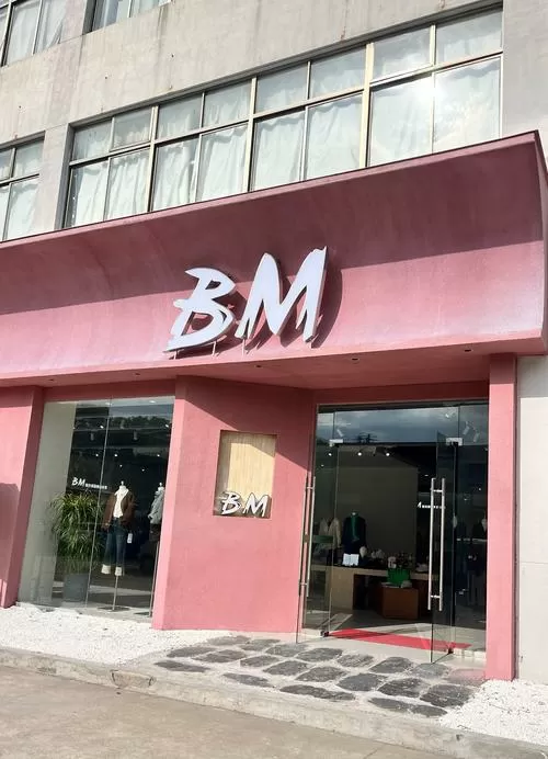 中国有几家bm实体店图标
