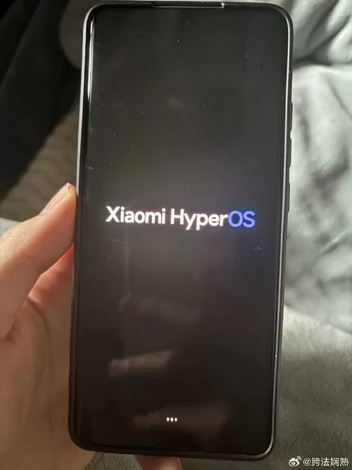 小米突然黑屏但能运行图标