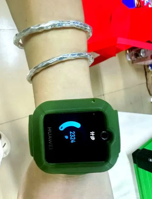 儿童手表智能手机怎么绑定家人手机上的图标
