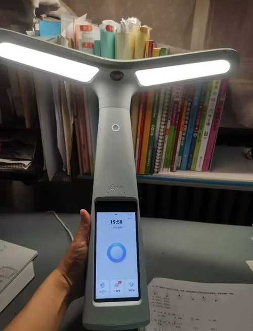 大力智能灯复位键在哪