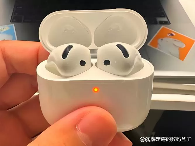 苹果无线耳机充电显示什么颜色图标