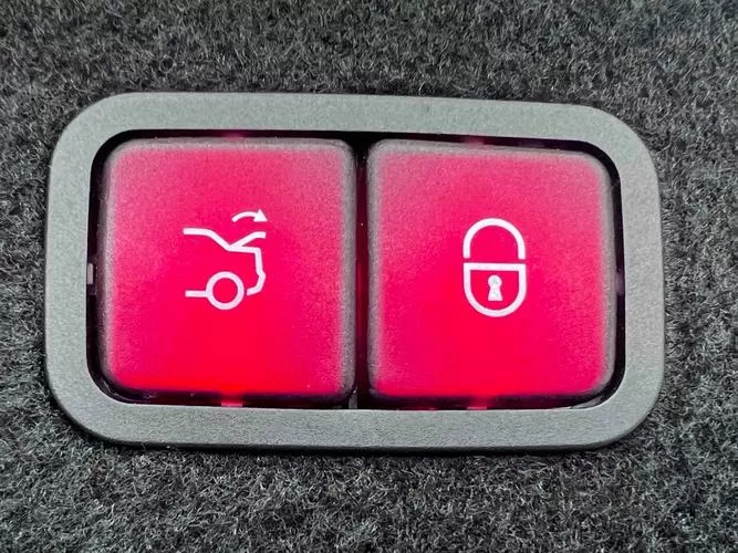 中控滋滋滋异响图标