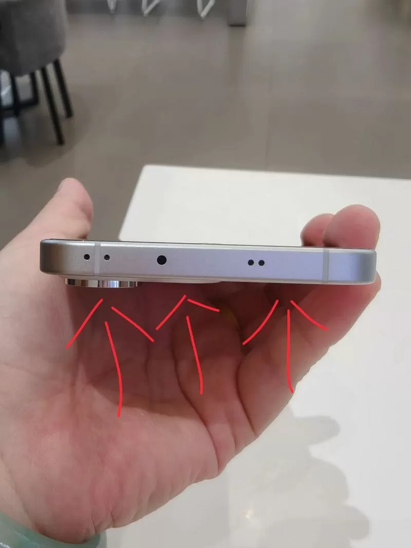 oppo手机上的孔是干嘛的