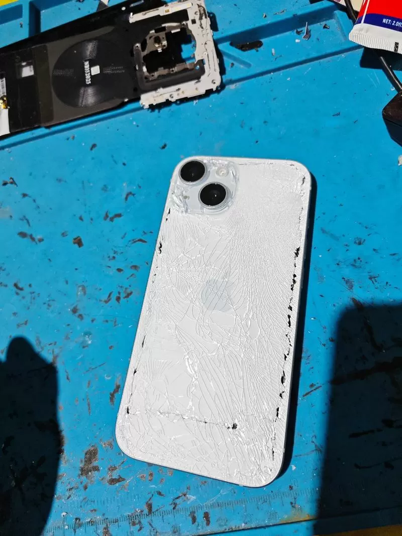 iphone15背面玻璃碎了图标