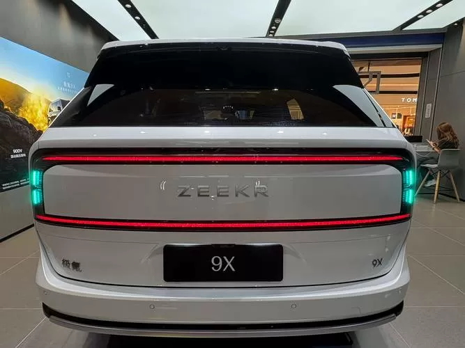 极氪9x2025款最新款图片图标