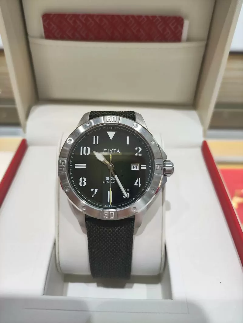 飞亚达手表表带怎么拆图标